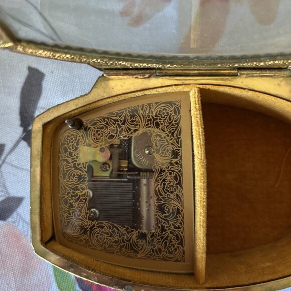 Vintage Sankyo Metal Music Box. Rare. T1 - Picture 3 of 9